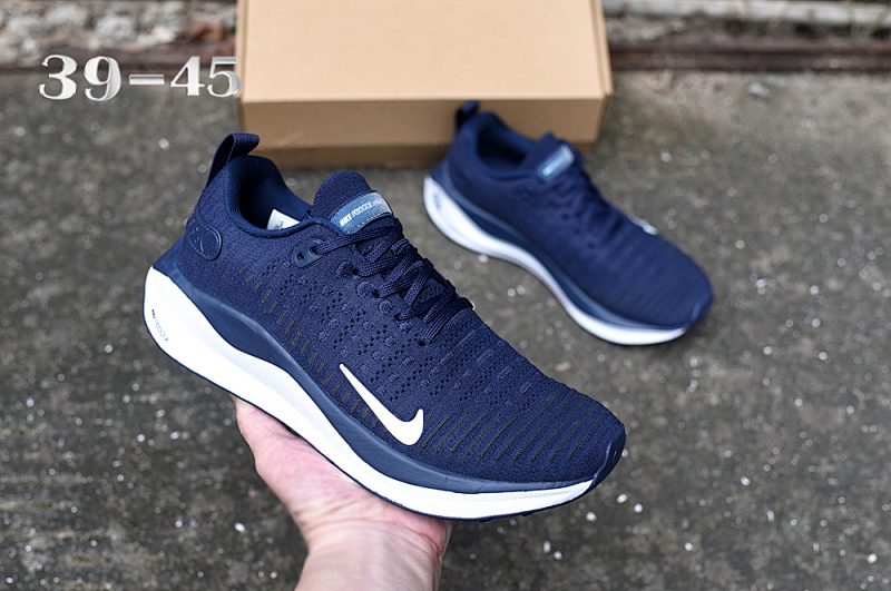 NIKE.Moon 4 5